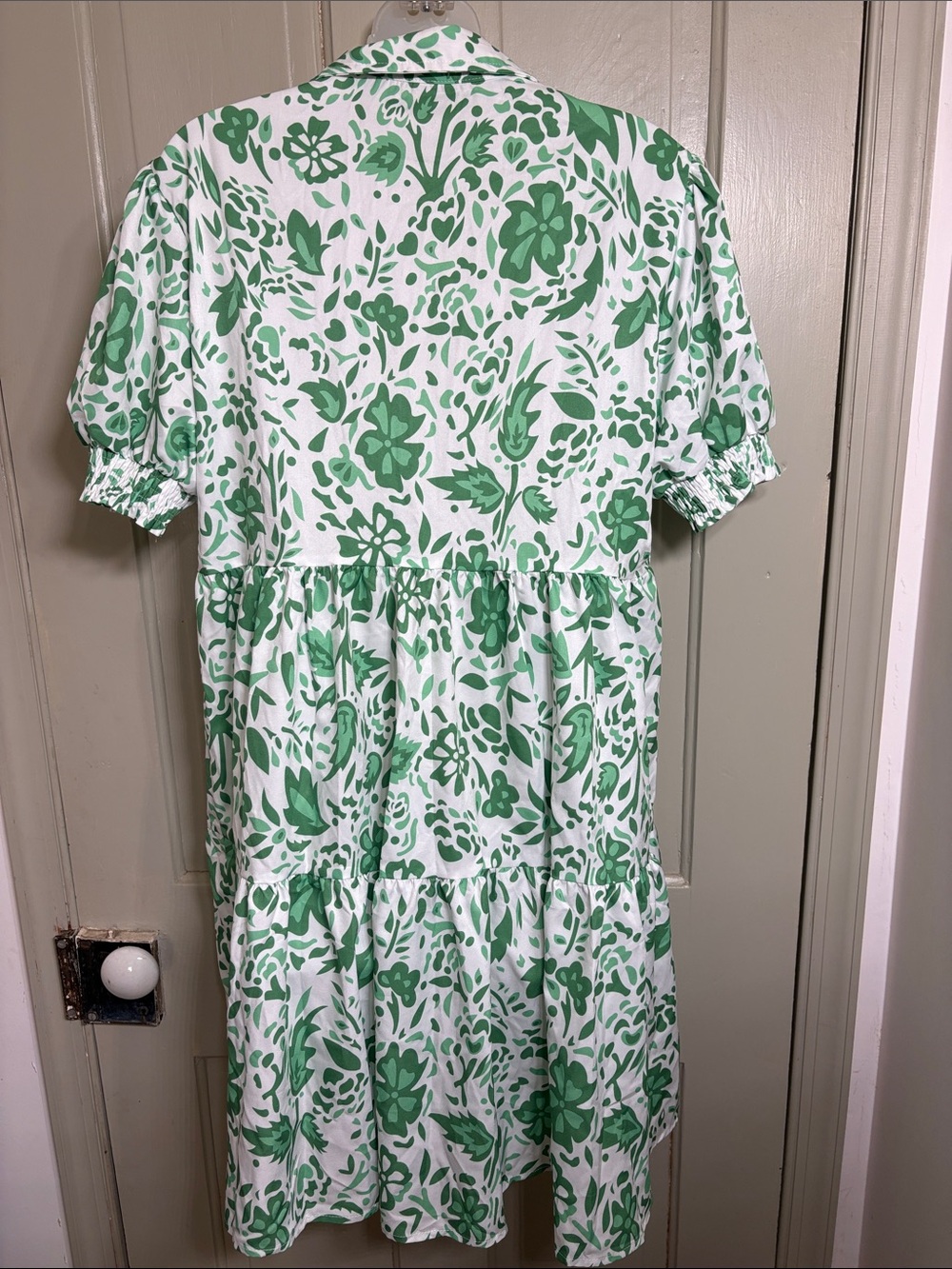 Women’s Green Floral Tiered Shirt Dress - Picture 7 of 8